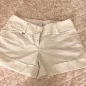 Really really cute white shorts